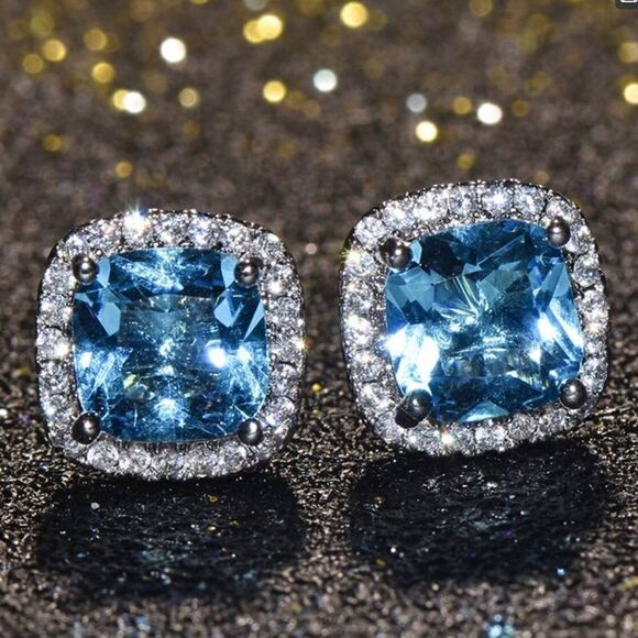 💙 NEW stunning aquamarine stud earrings 💙 - Picture 1 of 4